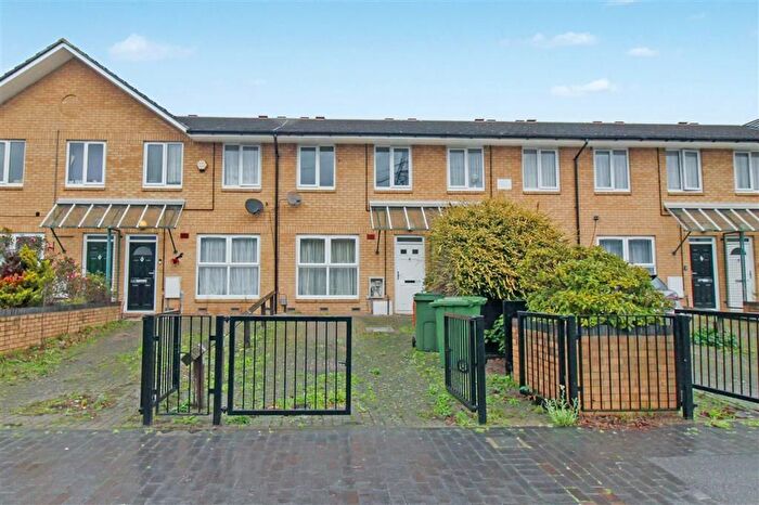 3 Bedroom Terraced House For Sale In Winsor Terrace, Newham, E6