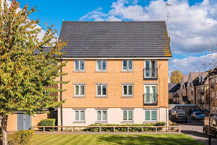 1 Bedroom Flat For Sale In Fusiliers Way, Hounslow, TW4