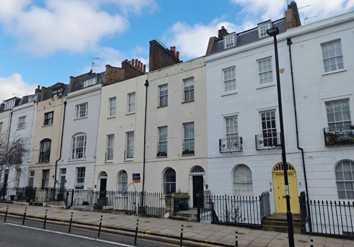 1 Bedroom Flat For Sale In Lower Ground Floor Flat, Liverpool Road, Islington, London, N1
