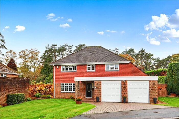 4 Bedroom Detached House For Sale In Tudor Close, Grayshott, Hindhead, Surrey, GU26