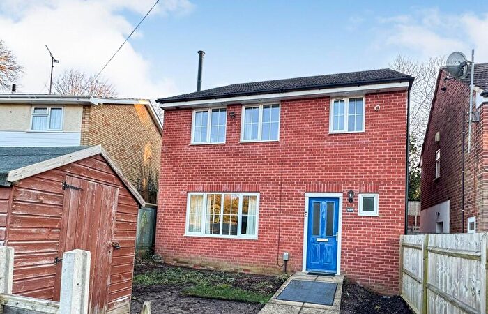 3 Bedroom Detached House For Sale In Vale Crescent, Tilehurst, RG30