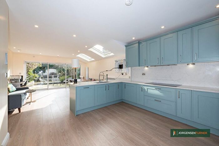 4 Bedroom Terraced House For Sale In Sterne Street, Shepherds Bush, W12