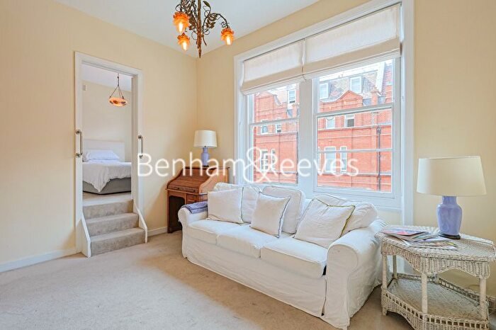 1 Bedroom Flat To Rent In Egerton Gardens, Knightsbridge, SW3