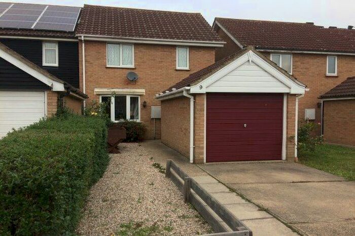 3 Bedroom End Of Terrace House To Rent In Laindon, Basildon SS15