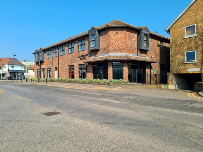 1 Bedroom Flat To Rent In Claremont House, Molesey Road, KT12