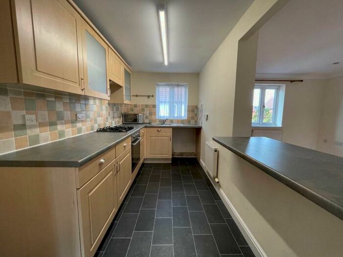 3 Bedroom Coach House To Rent In Carberry View, Weston Village, Weston