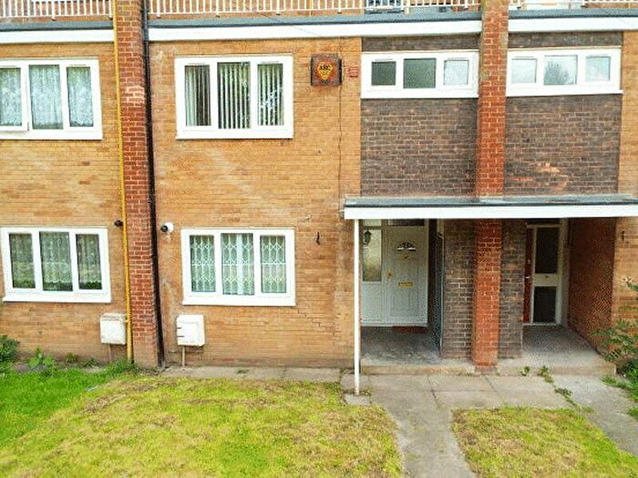 3 Bedroom Maisonette To Rent In Gibbins Road, Selly Oak, Birmingham, B29