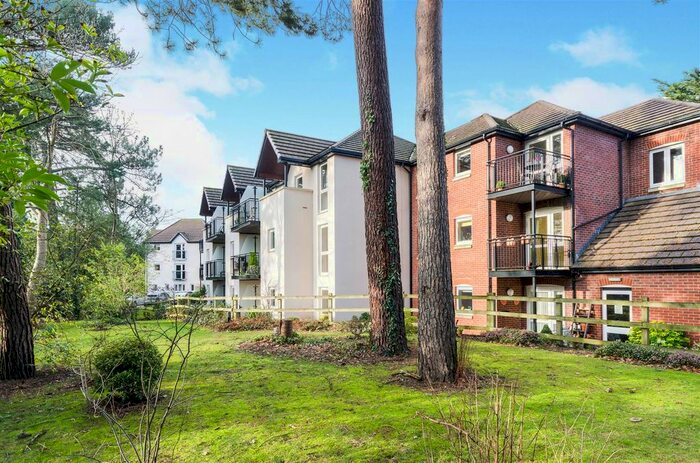 1 Bedroom Flat For Sale In Cherret Court, Ferndown, Dorset, BH22