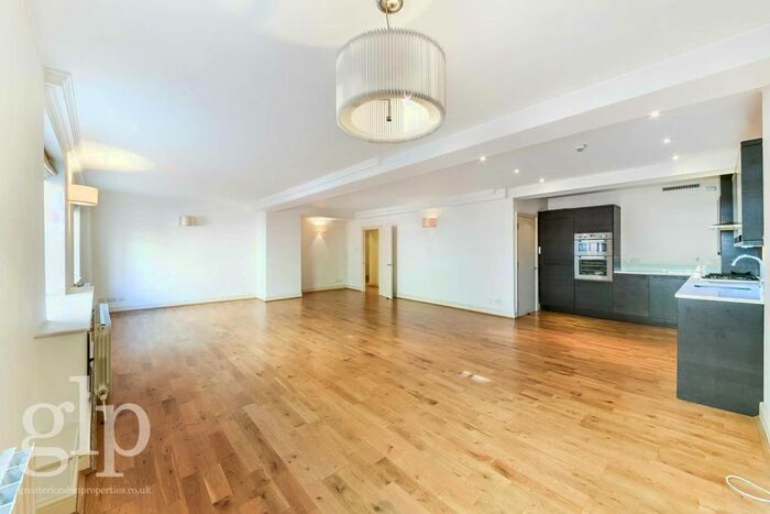 3 Bedroom Flat To Rent In Great Queen Street, Covent Garden, WC2B
