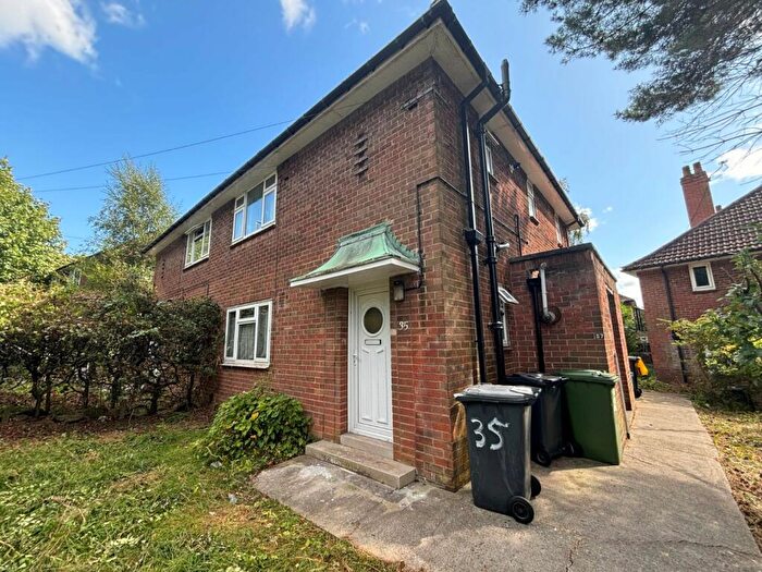 1 Bedroom Flat To Rent In Cranmer Bank, Leeds, West Yorkshire, LS17