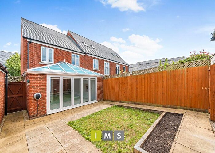 3 Bedroom End Of Terrace House For Sale In Ascot Way, Bicester, OX26