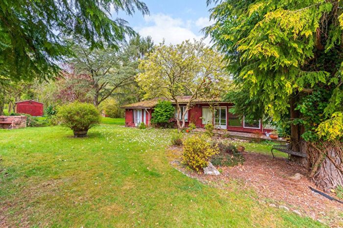 4 Bedroom Bungalow For Sale In Droitwich, Worcestershire, WR9