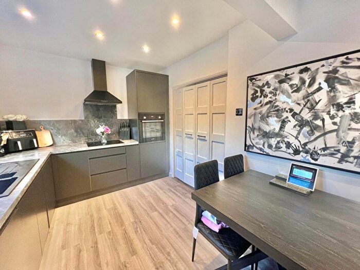 3 Bedroom Terraced House For Sale In Thrift Green, Brentwood, CM13