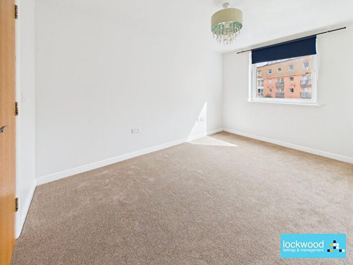 2 Bedroom Flat To Rent In Wooldridge Close, Bedfont, TW14