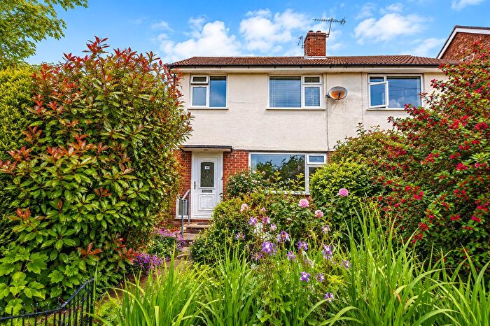 3 Bedroom Semi-Detached House For Sale In Fairstone Close, Hastings, TN35