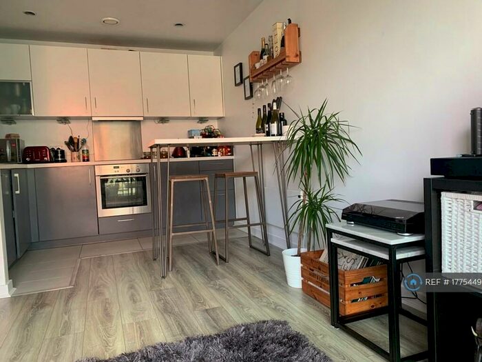 1 Bedroom Flat To Rent In Block Spectrum, Salford, M3