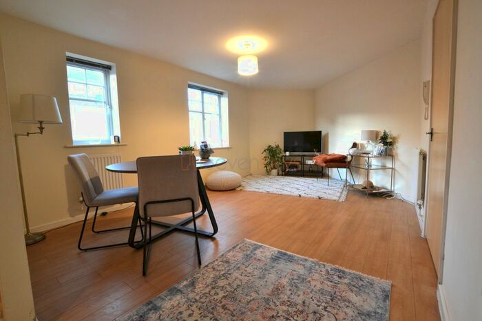 2 Bedroom Flat To Rent In Redgrave Close, Gateshead, Tyne And Wear, NE8