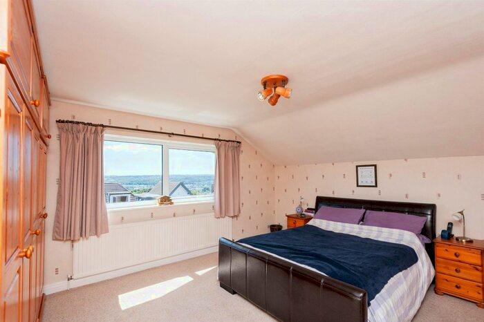 4 Bedroom Detached House For Sale In Summerfield Grove, Baildon, Shipley, BD17