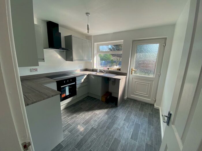 2 Bedroom Bungalow To Rent In Clover Drive, Bartley Green, B32