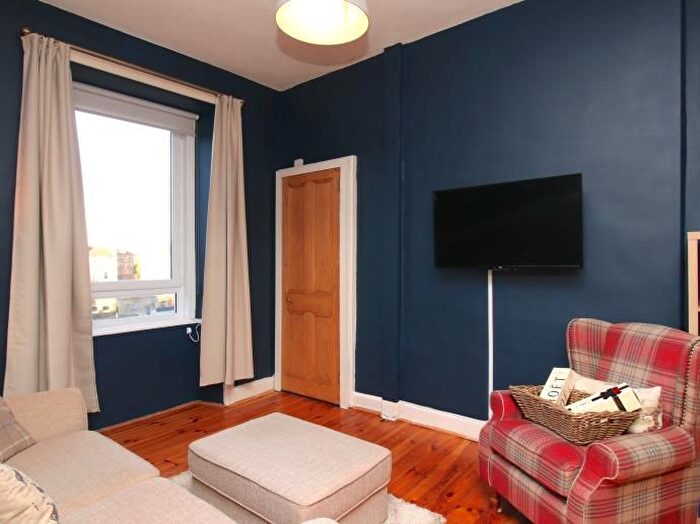 1 Bedroom Flat To Rent In Rossie Place, Edinburgh, EH7