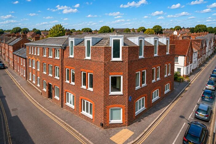 2 Bedroom Apartment For Sale In Lower Dagnall Street, St. Albans, AL3