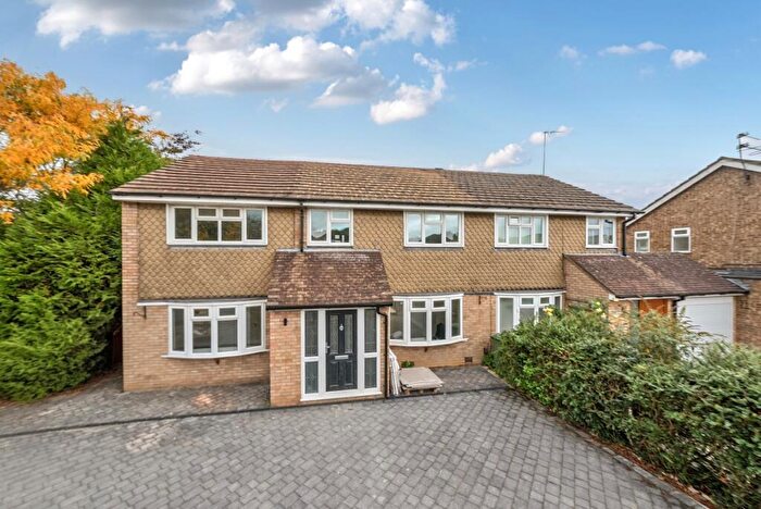 4 Bedroom Semi-Detached House To Rent In Wych Elms St. Albans, AL2