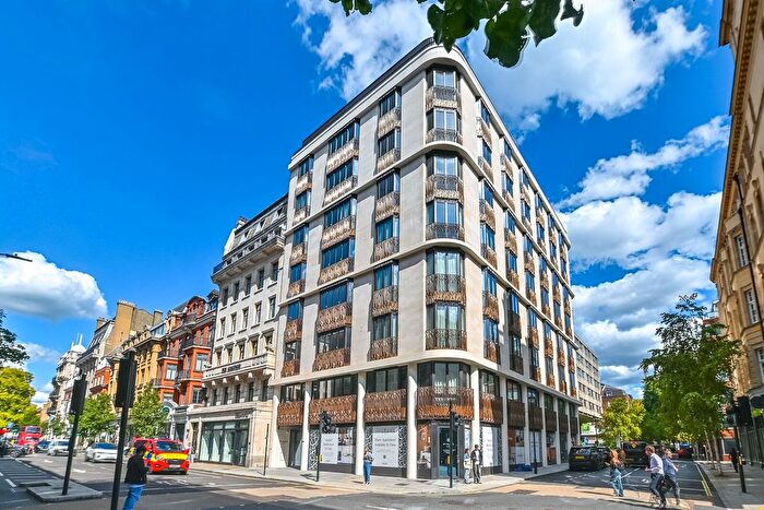 2 Bedroom Flat For Sale In Place, Marylebone, London, W1W