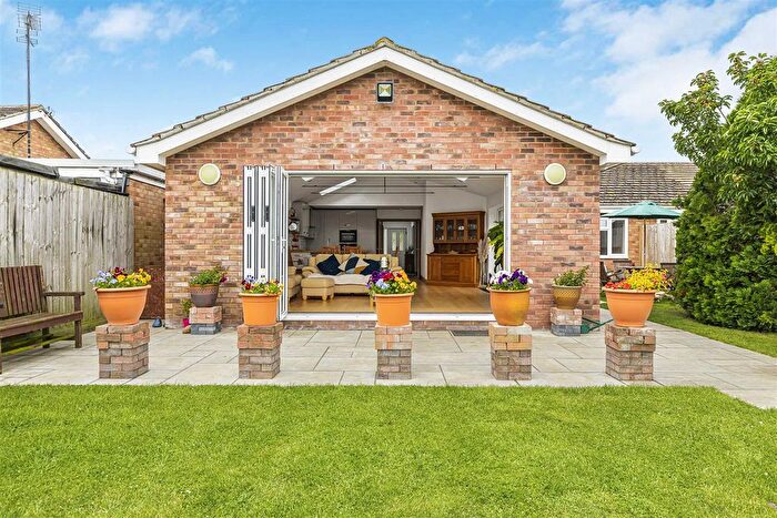 4 Bedroom Semi-Detached Bungalow For Sale In Matthew Parker Close, Landbeach, Cambridge, CB25