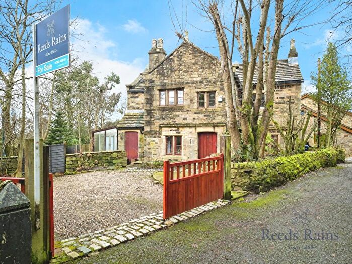 4 Bedroom Detached House For Sale In Marsden Road, Burnley, Lancashire, BB10