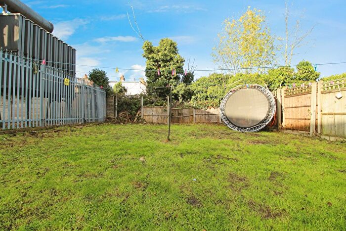 1 Bedroom Flat To Rent In Karman Court, Headstone Drive, Harrow Weald, HA3