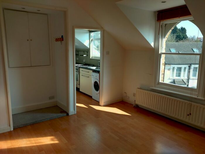 1 Bedroom Studio To Rent In Highview Road, London, SE19