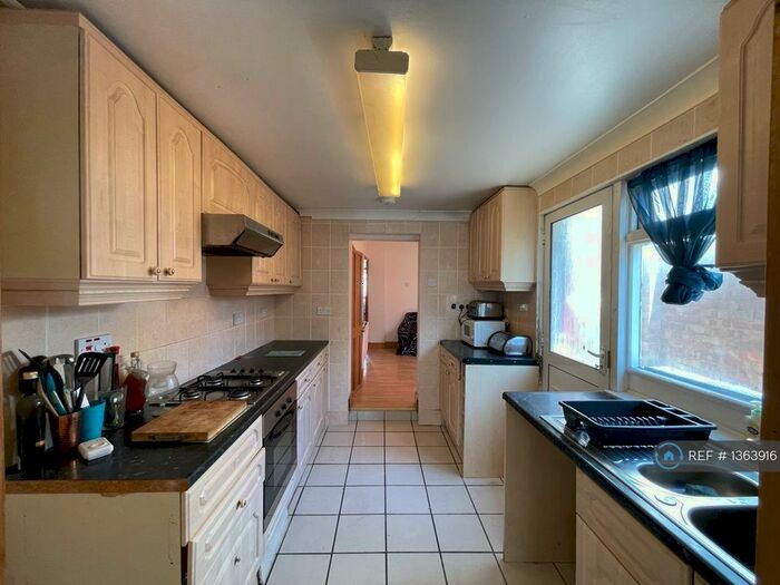 3 Bedroom Terraced House To Rent In Tennyson Road, Gillingham, ME7