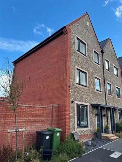 3 Bedroom Town House To Rent In Flagpond Road, Whiteley, Southampton, PO15