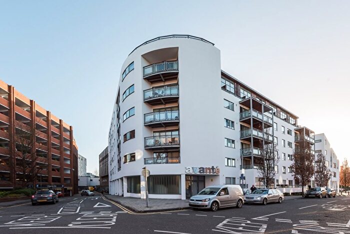 2 Bedroom Flat To Rent In The Bittoms, Kingston Upon Thames, KT1