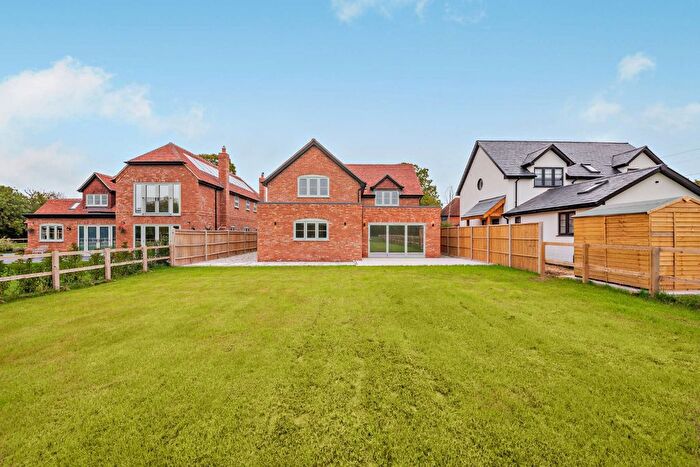 4 Bedroom Detached House For Sale In Silchester Road, Little London, Tadley, Hampshire, RG26