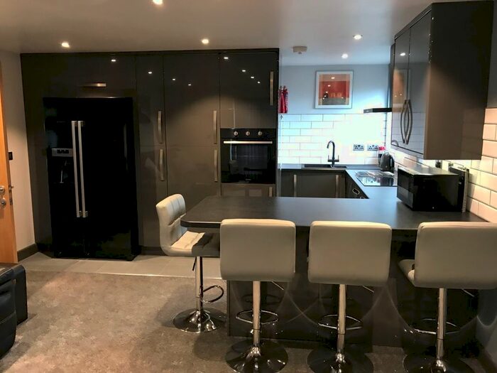 2 Bedroom Flat To Rent In Cranmore Boulevard, Solihull B90