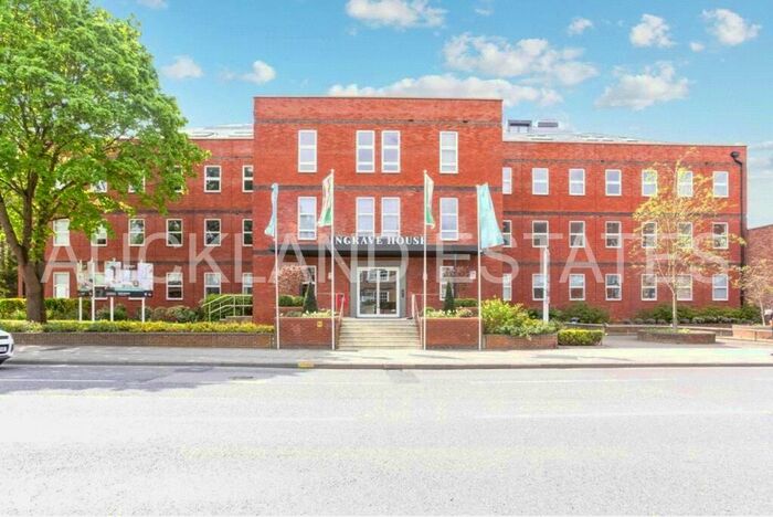 1 Bedroom Flat To Rent In Ingrave Road, Brentwood, CM15