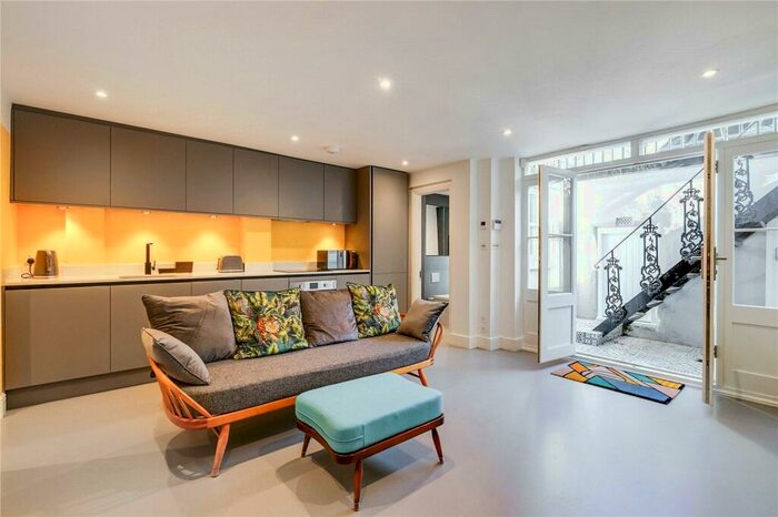 2 Bedroom Flat To Rent In Lonsdale Square, Islington, N1