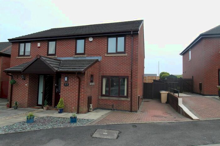3 Bedroom Semi-Detached House To Rent In Pembroke Close, Horwich, Bolton, BL6
