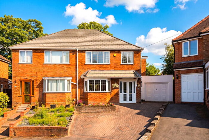 4 Bedroom Semi Detached House For Sale In The Dell, Solihull, B92