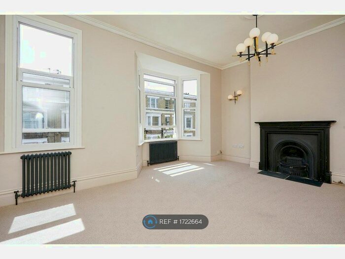 3 Bedroom Flat To Rent In Lambeth, London, SW9