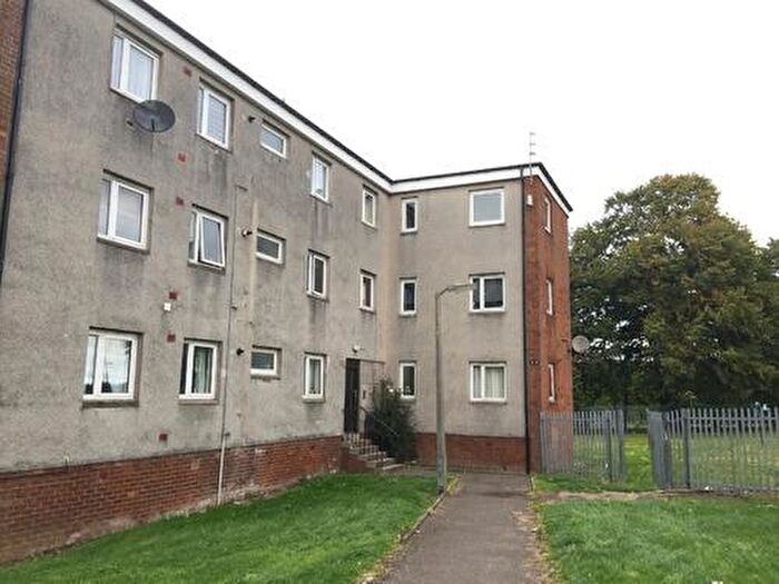2 Bedroom Flat To Rent In Deveron Crescent, Dundee, DD2