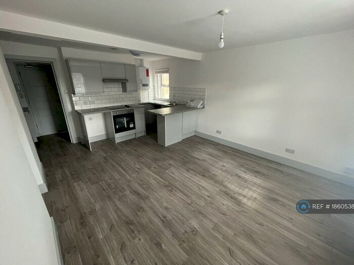 Studio To Rent In Christchurch Road, Boscombe, BH7