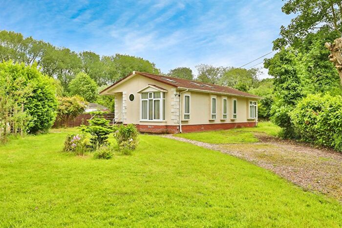 2 Bedroom Mobile/park Home For Sale In Haveringland Hall Park, Haveringland, Norwich, NR10
