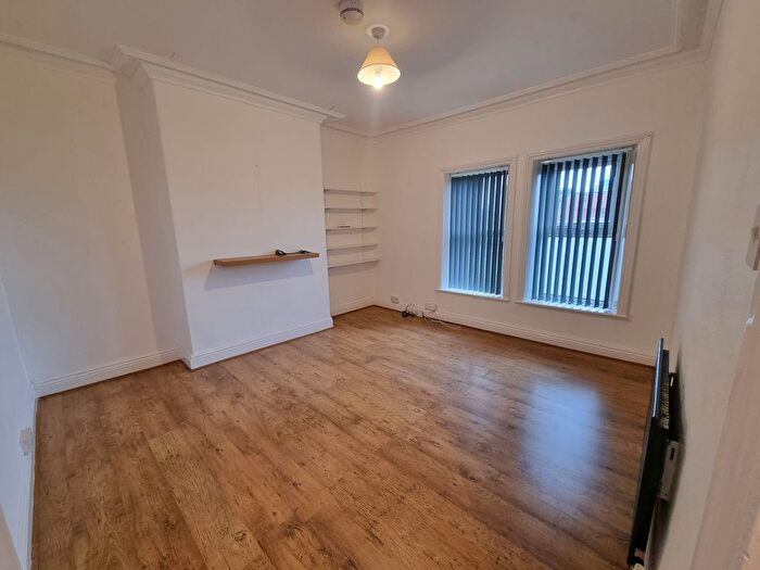 1 Bedroom Flat To Rent In Belmont Street, Oldham, OL1