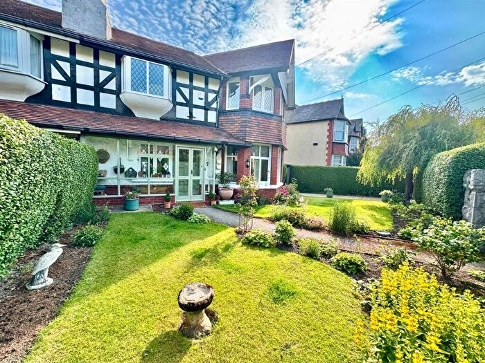 3 Bedroom House For Sale In Upper Promenade, Rhos On Sea, LL28