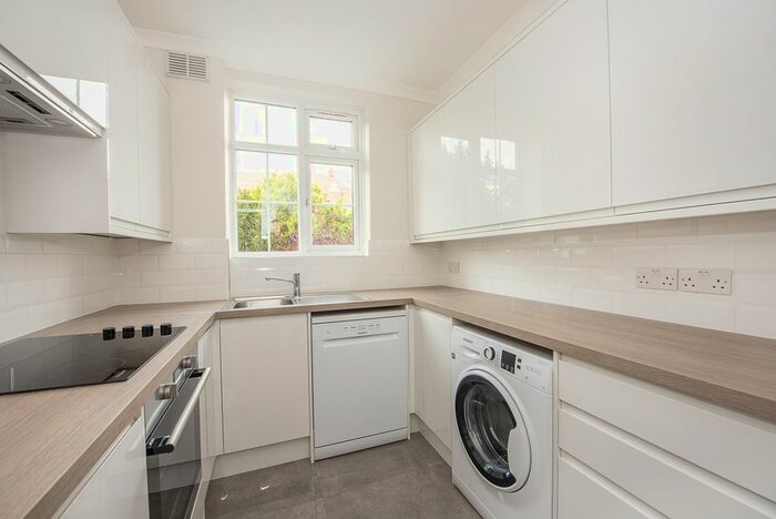 2 Bedroom Flat To Rent In Birkenhead Avenue, Kingston Upon Thames, KT2