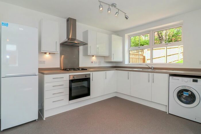 3 Bedroom End Of Terrace House To Rent In Boot Close, Buckingham, MK18