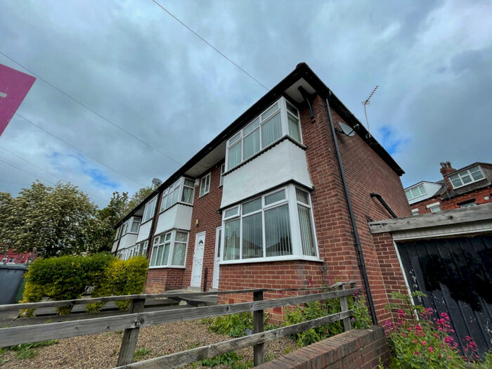 3 Bedroom Terraced House To Rent In Newport Road, Leeds, West Yorkshire, LS6