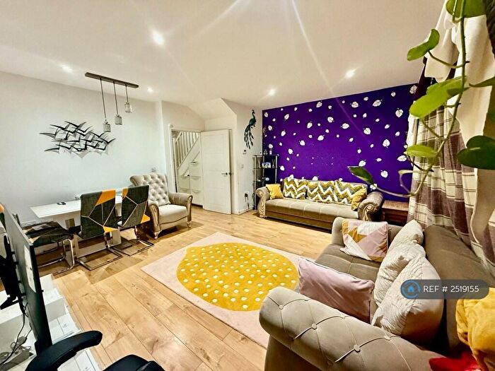 2 Bedroom End Of Terrace House To Rent In Fullerton Avenue, Essex, RM8